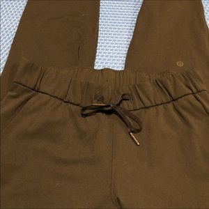 Lululemon On the Fly 7/8 pant black sz 4